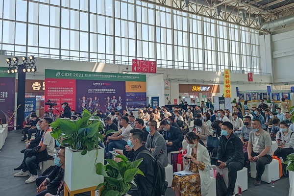 品桥木门隗治洪